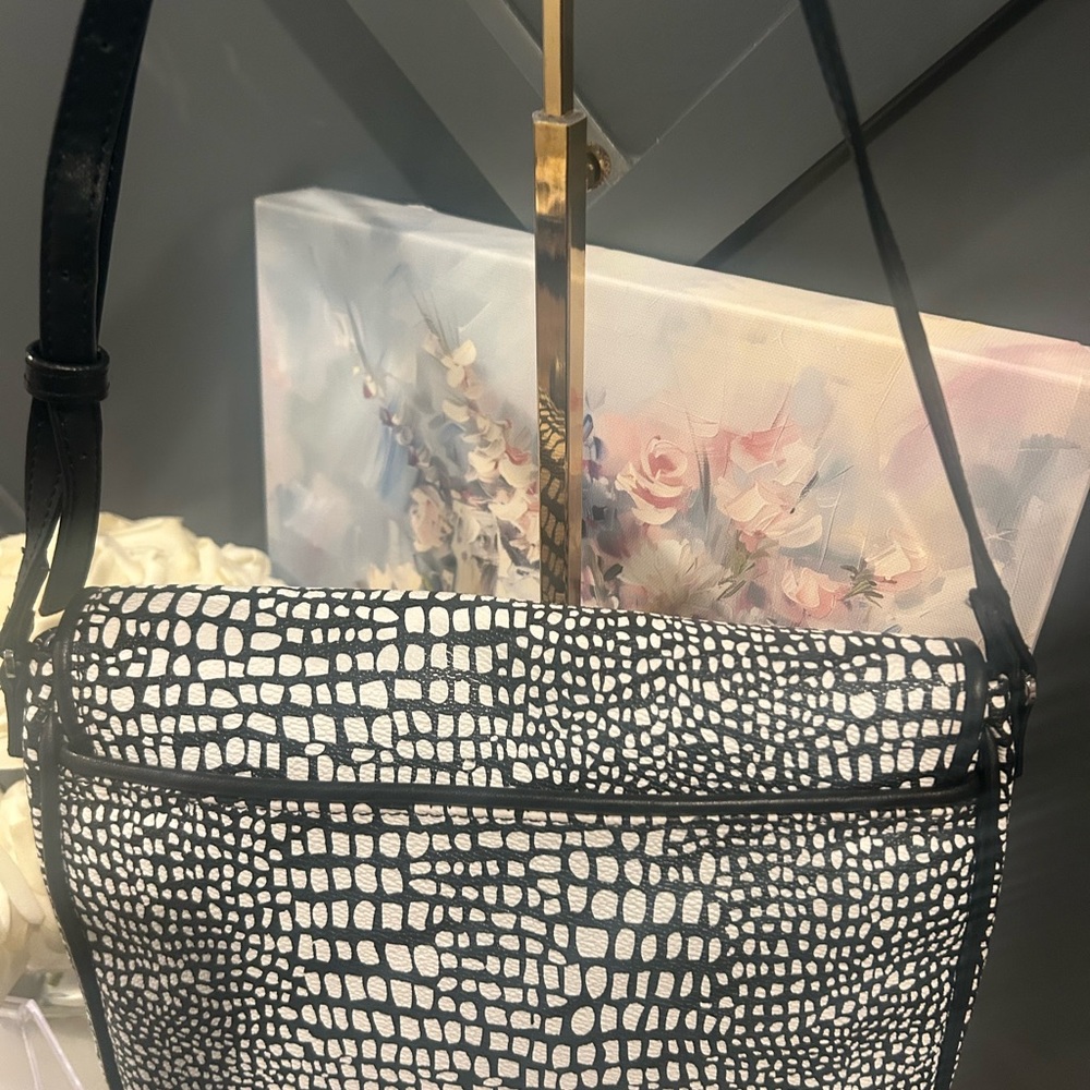 Vera Bradley Black & White Textured Crossbody Bag - Picture 3 of 3